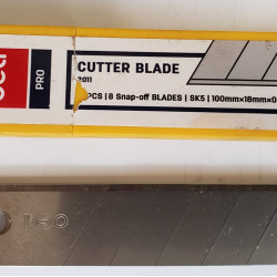 Lưỡi dao rọc giấy (hộp 10 cái) Lưỡi dao rọc giấy (hộp 10 cái)
