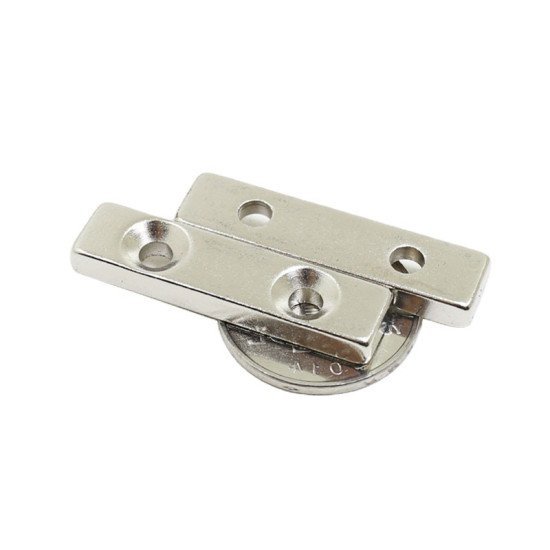 Nam châm vuông lỗ kép F10-100 40*10*5mm Nam châm vuông lỗ kép F10-100 40*10*5mm
