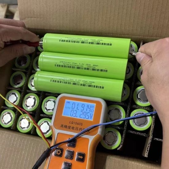 Pin sắt LiFePO4 32140 15000mAh Pin sắt LiFePO4 32140 15000mAh