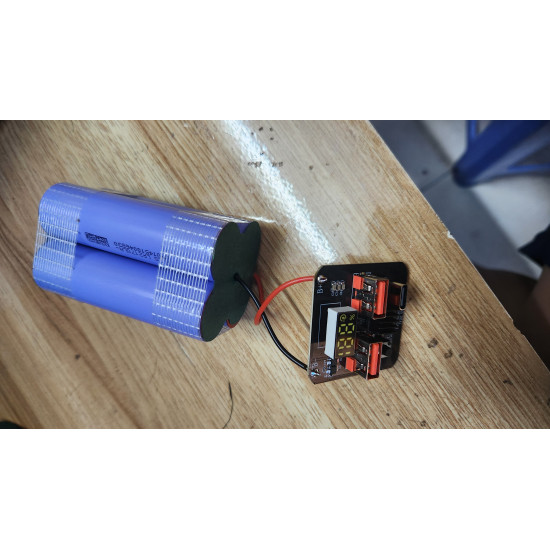 Box sạc dự phòng 4 cell 21700 vỏ nhôm PD22.5W Box sạc dự phòng 4 cell 21700 vỏ nhôm PD22.5W